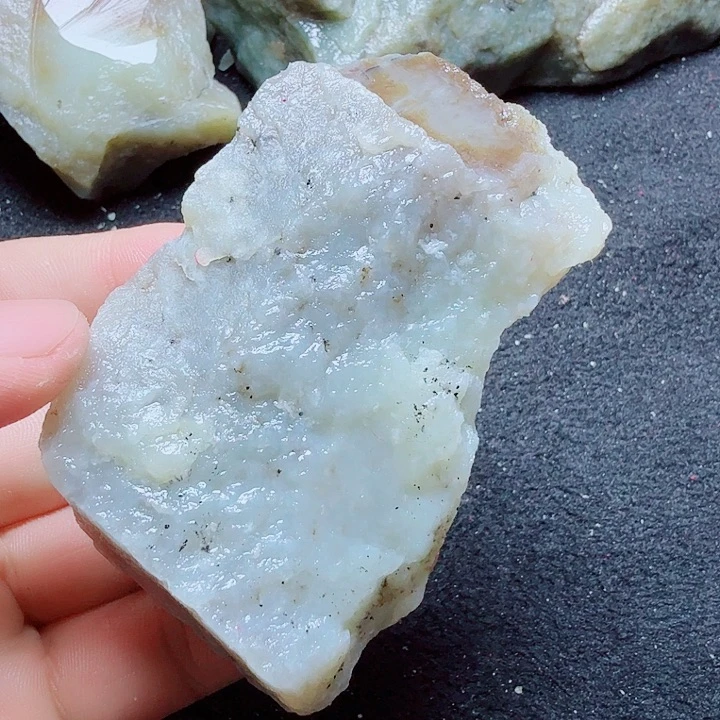 未镶嵌和田玉（糖玉）珠宝半成品
