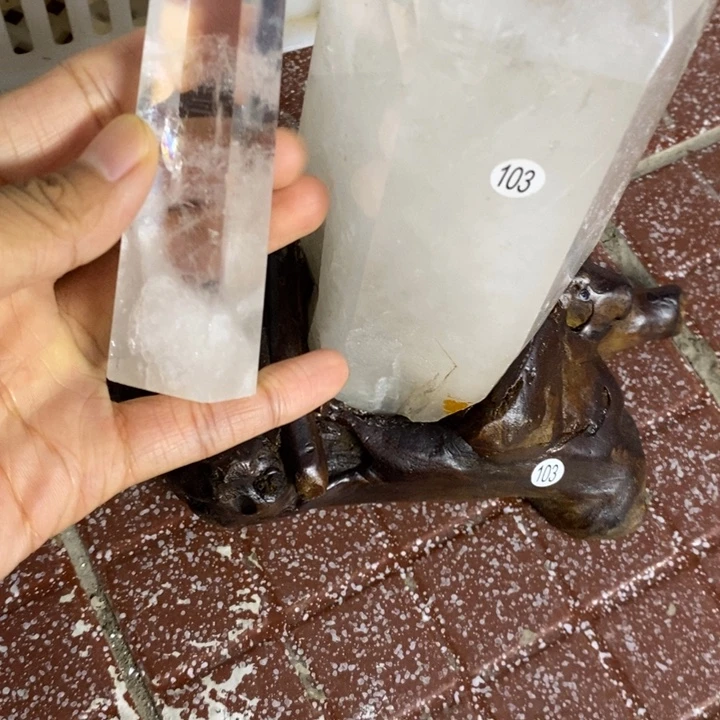 无***着水晶摆件未镶嵌天然白水晶柱2