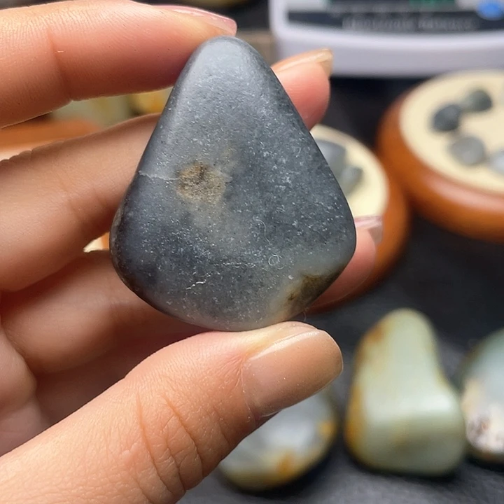 和田玉颈饰未镶嵌18