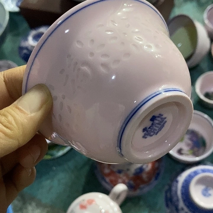 摆件陶红稀土青花玲珑福字杯