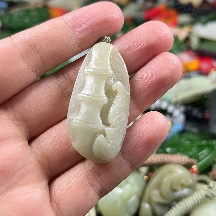 和田玉未镶嵌颈饰