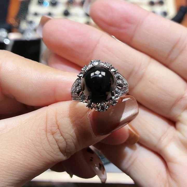 翡翠18K金镶嵌戒指