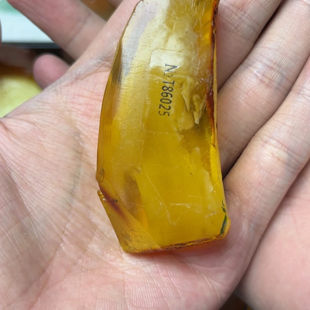 桂***高定制琥珀未镶嵌11111111