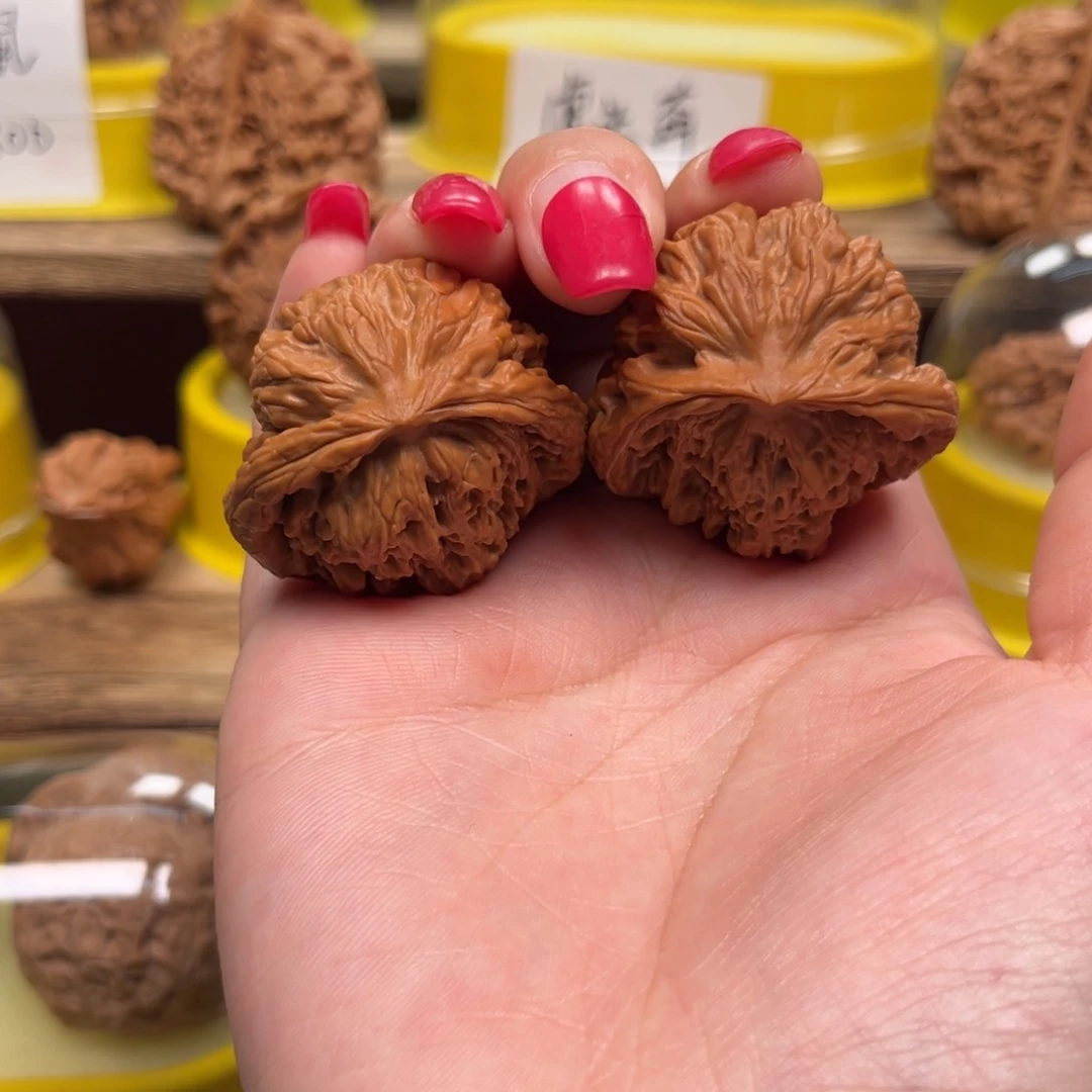 文玩核桃吊坠蛇头