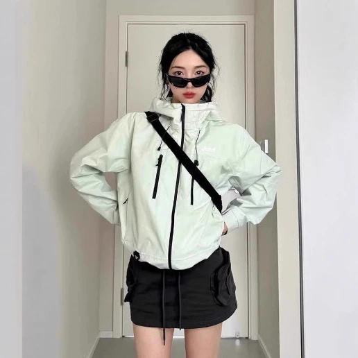 山系冲锋衣女2025秋冬新款女装户外三合一登山服爬山出游防风外套