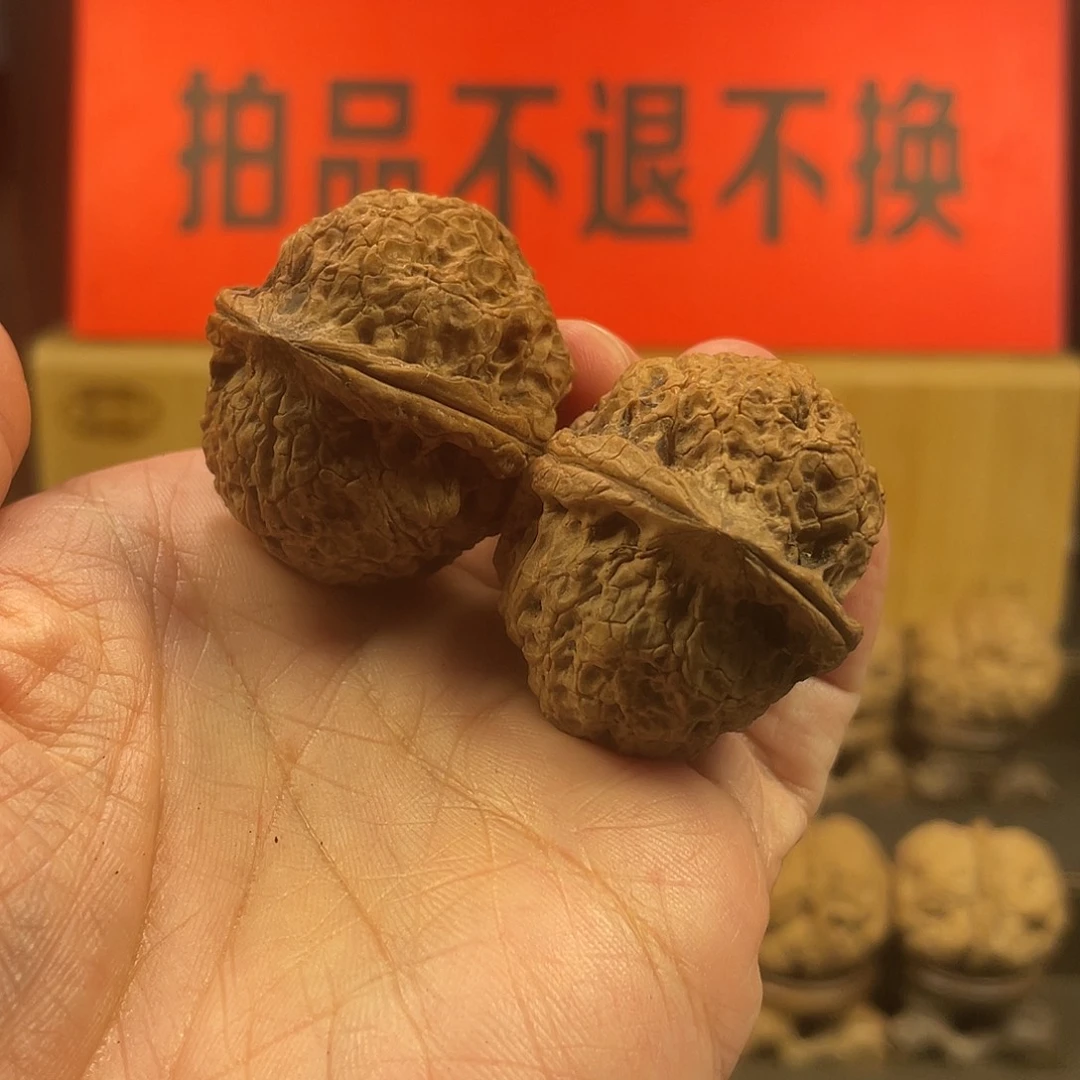 把件文玩核桃太湖石