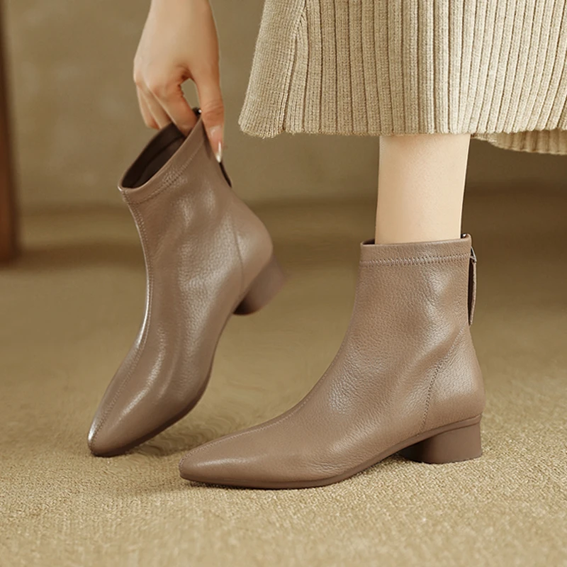 瘦瘦靴女2025秋冬新款高级感羊皮小短靴舒适软底中跟真皮矮筒靴子