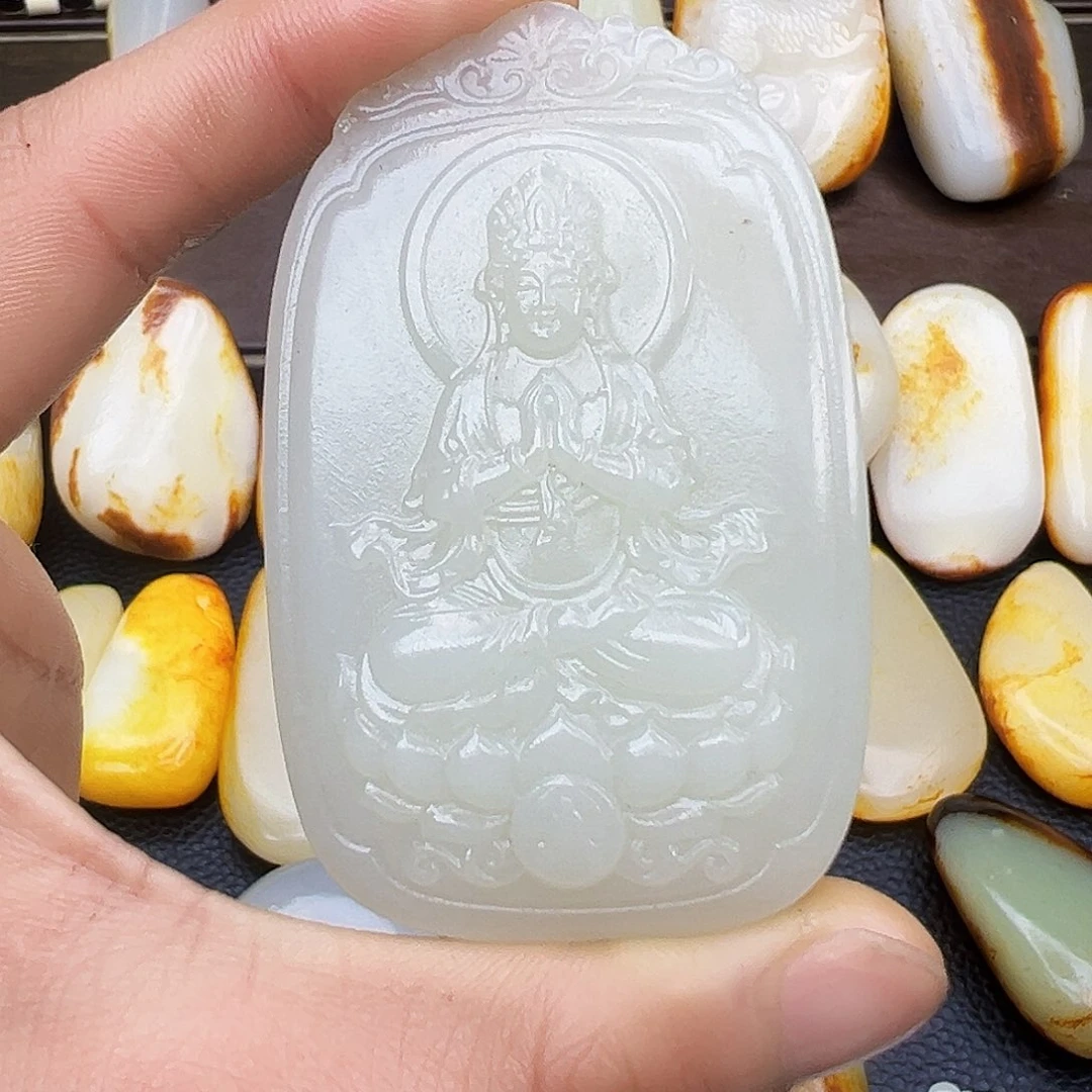 和田玉挂件未镶嵌开***?