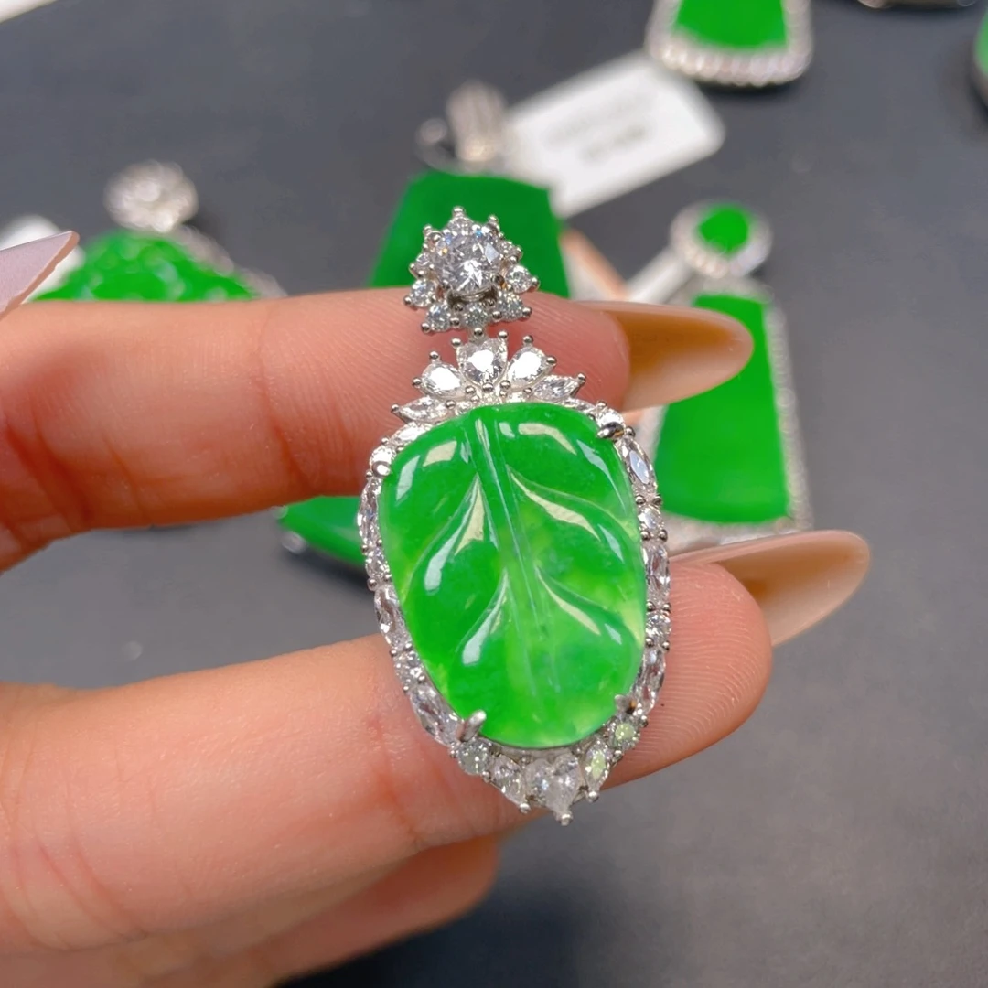 【闪购商品】颈饰银S925镶嵌翡翠翡翠