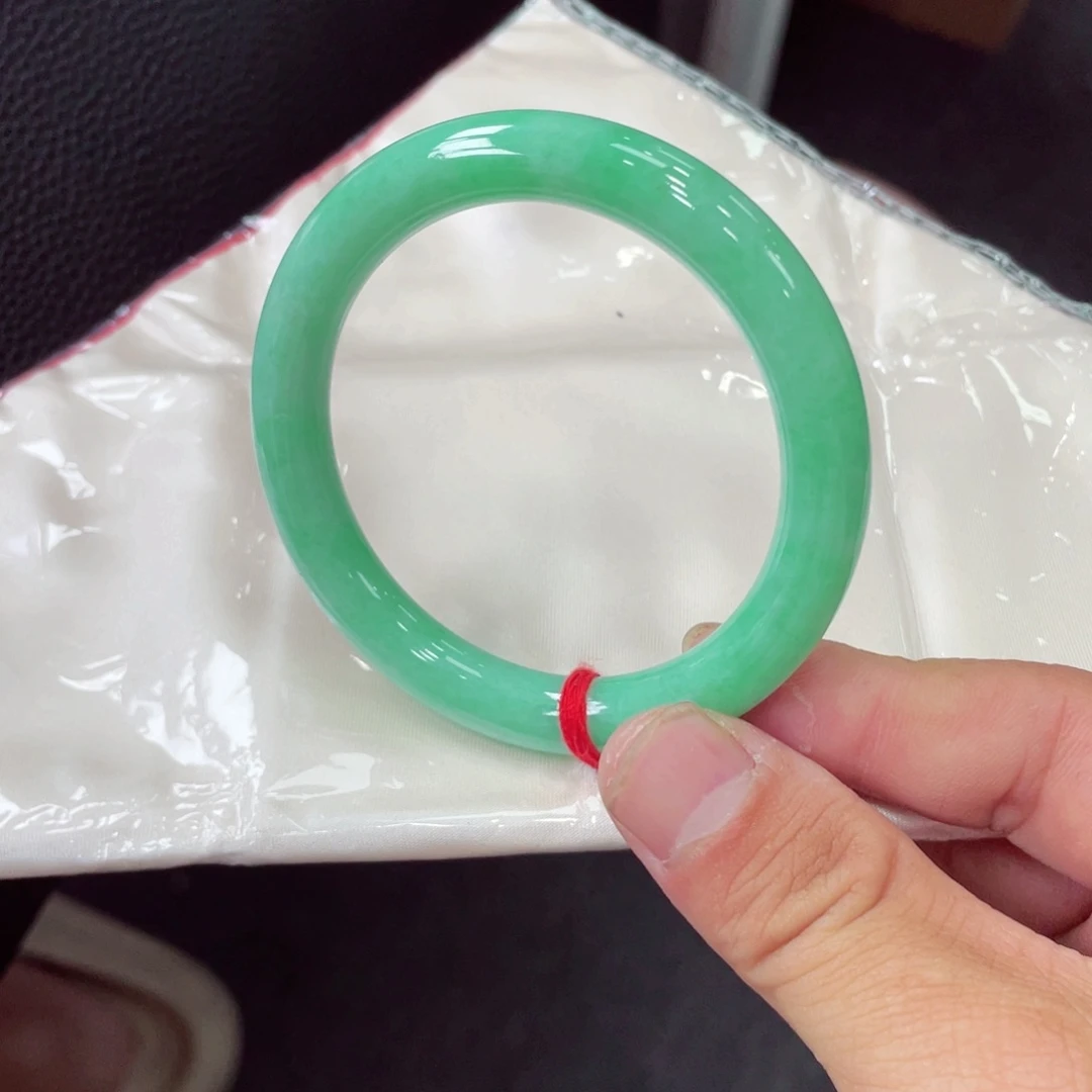 翡翠未镶嵌手镯翡翠