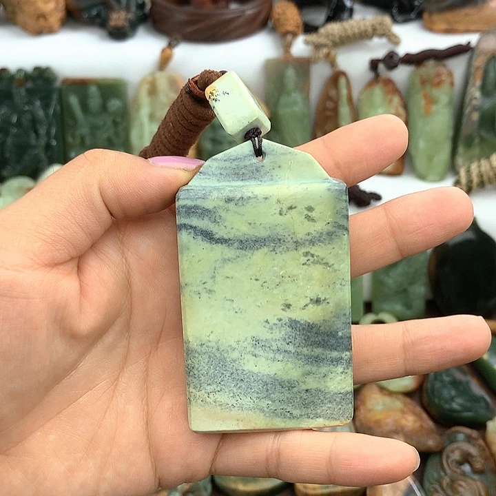 岫岩河磨玉（透闪石质玉）未镶嵌把件