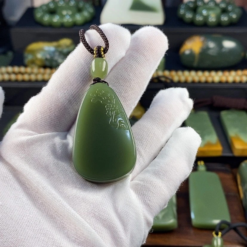 【闪购商品】岫岩老玉（透闪石质玉）颈饰未镶嵌