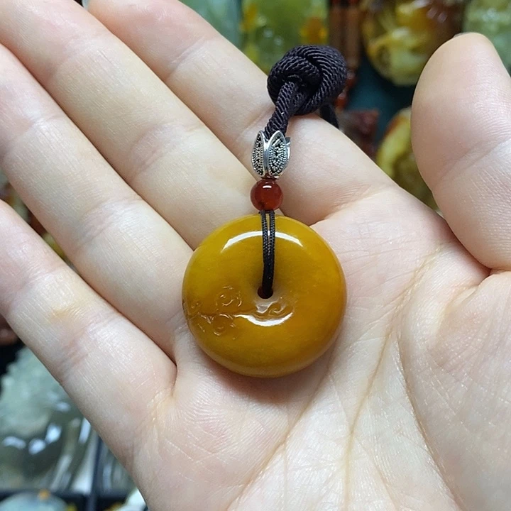 未镶嵌岫玉吊坠(赠链)