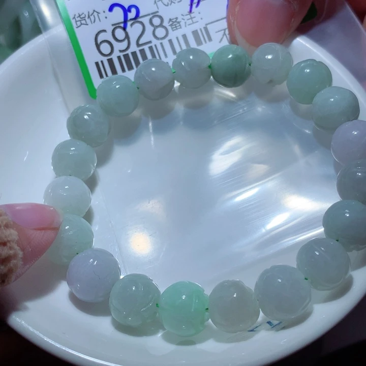 翡翠颈饰未镶嵌雨****景