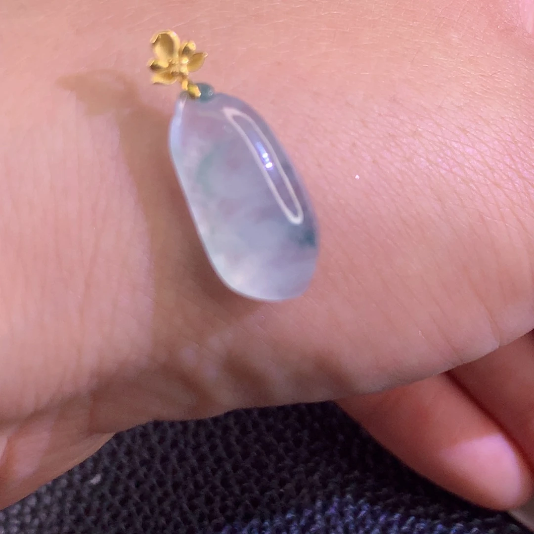 翡翠18K金镶嵌颈饰翡翠