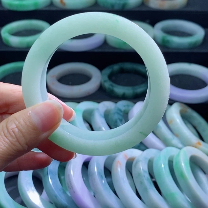 定制翡翠手镯未镶嵌小*樾