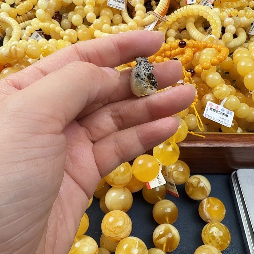 琥珀未镶嵌珠宝奇石