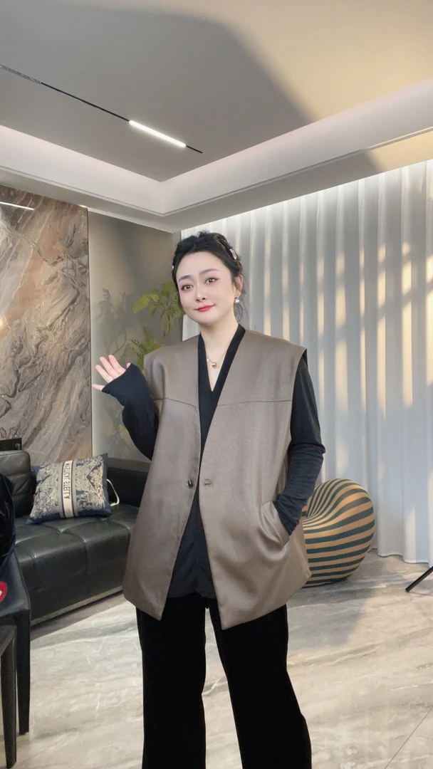 【冲姐】早春新款时髦气质大码纯色涂层马甲