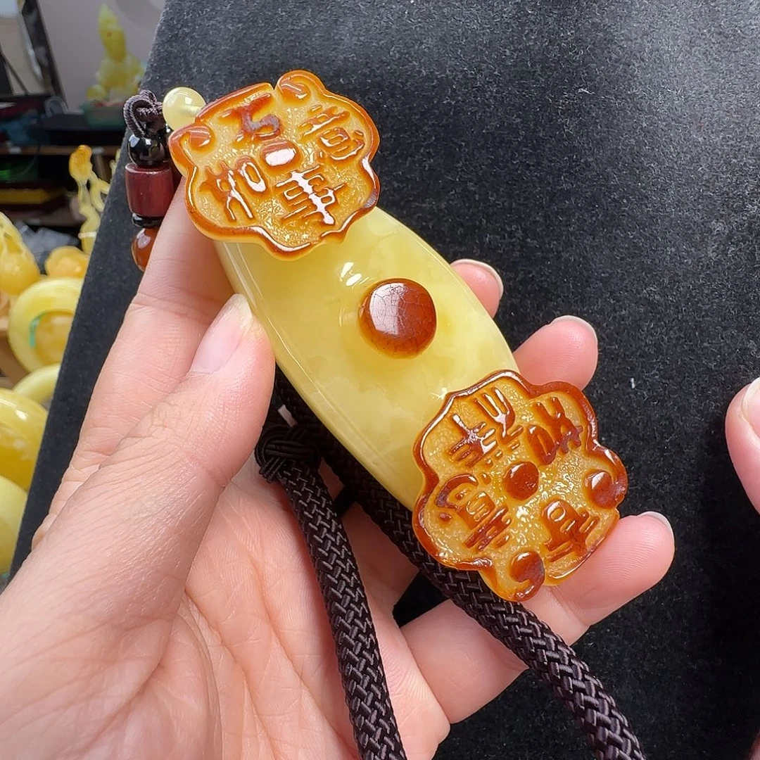 蜜蜡未镶嵌珠宝奇石