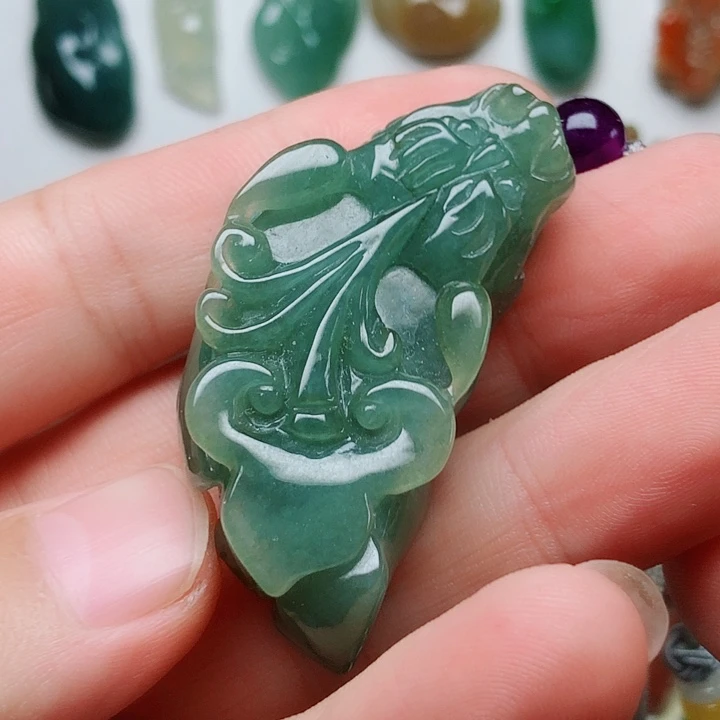 翡翠未镶嵌颈饰翡翠