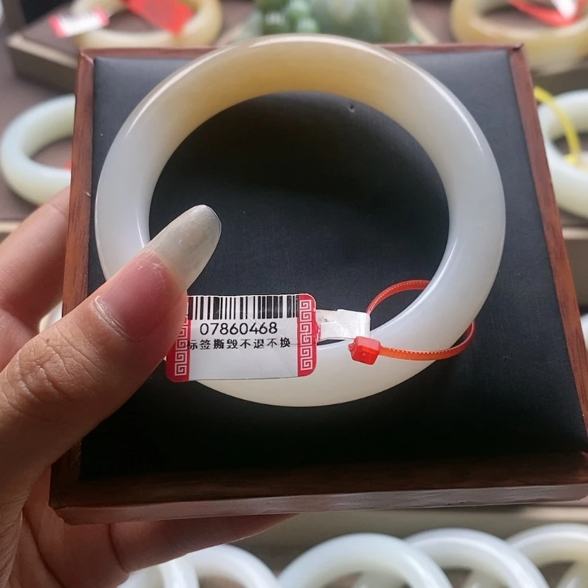 【闪购商品】未镶嵌手镯和田玉