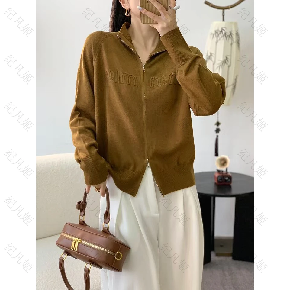 纪凡姬/3849-立领双拉链女字母提花设计感针织打底开衫