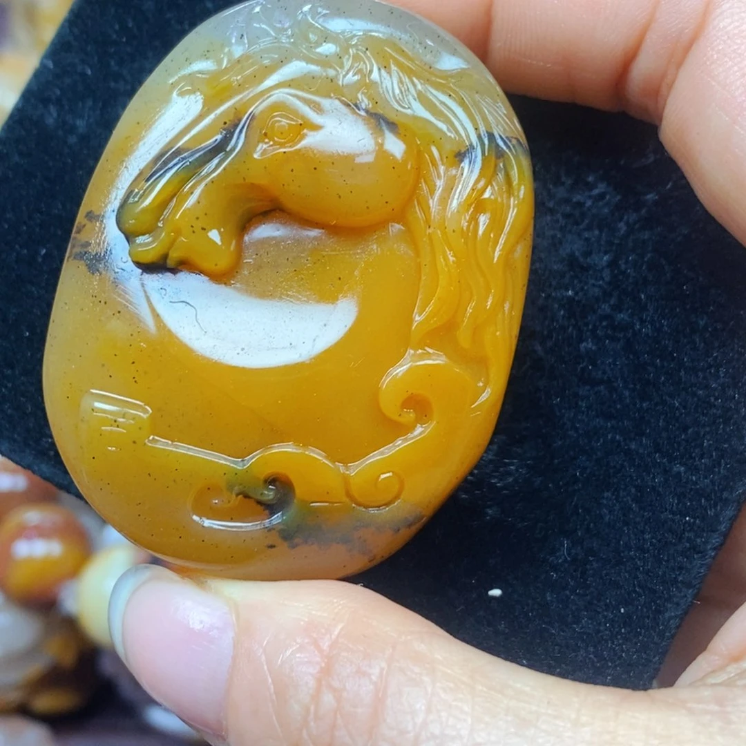 未镶嵌石英质玉（黄龙玉）吊坠(不含链)