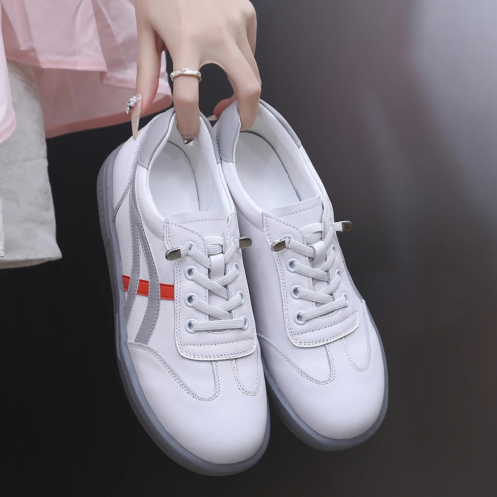 真皮小白鞋女33小码新款白色软底时尚休闲透气百搭一脚蹬平底43码