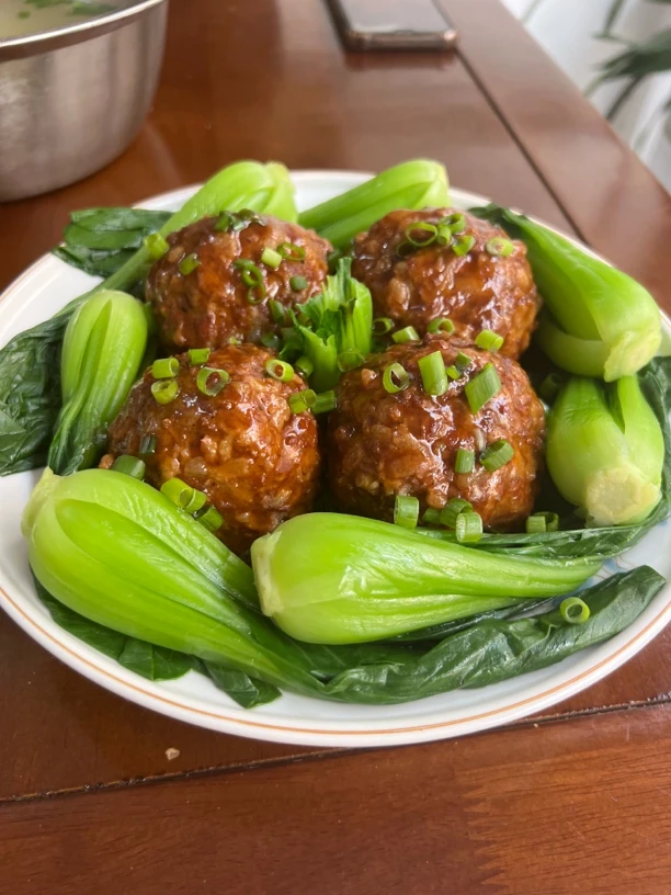 《君葆乐》成军蛋黄狮子头 蒸煮红烧食材