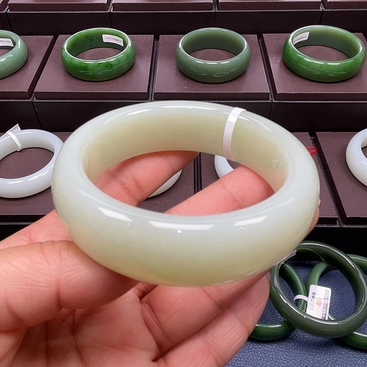 和田玉未镶嵌手镯5758