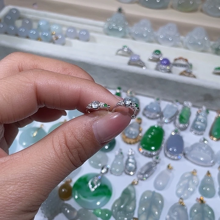 翡翠18K金镶嵌吊坠(不含链)耳饰