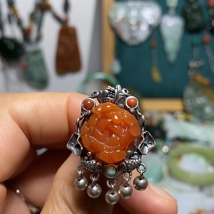 翡翠未镶嵌吊坠(赠链)