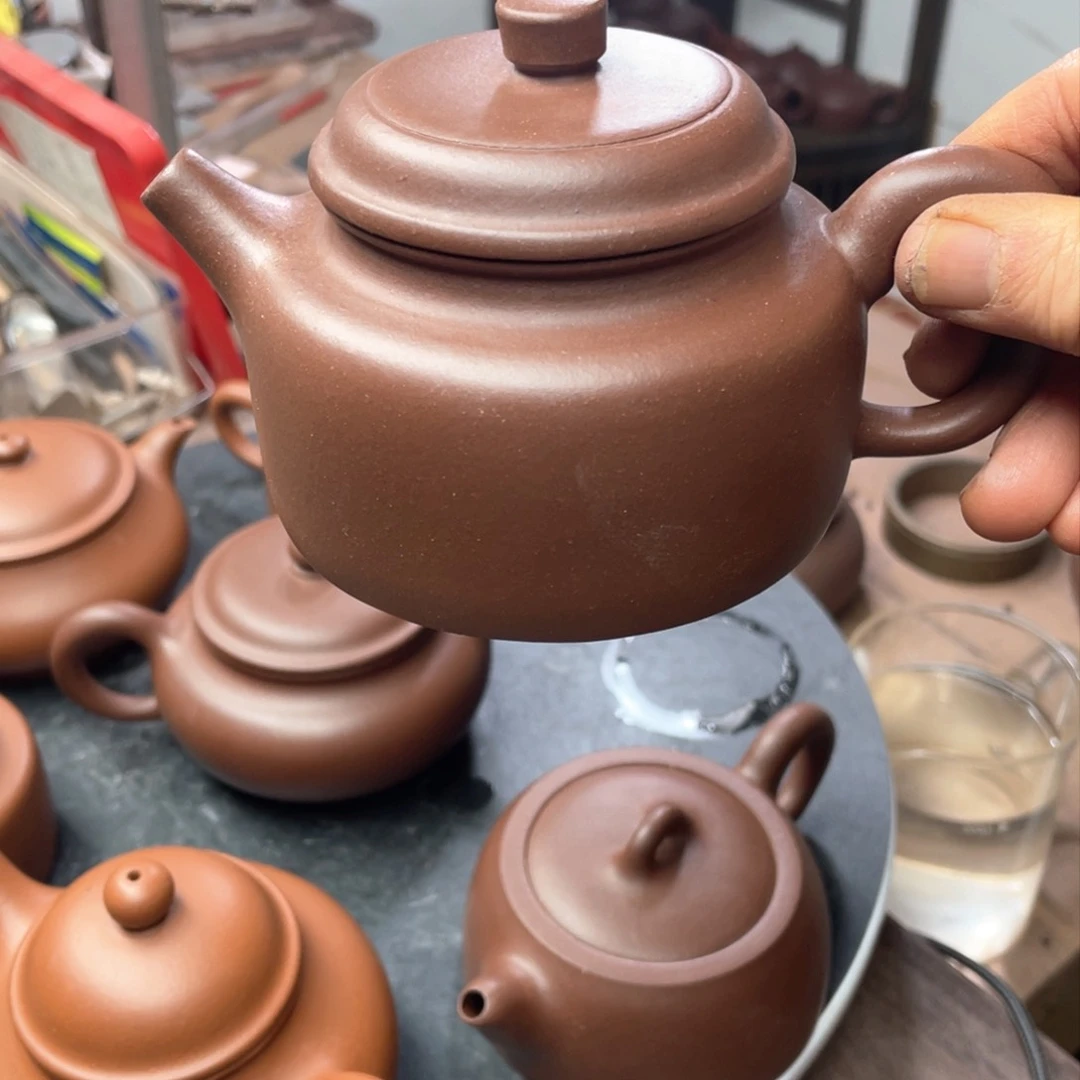 紫砂茶壶八****歌德中，底槽清泥