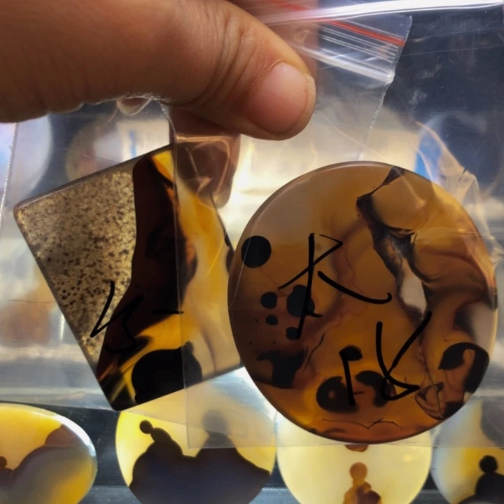 合金玛瑙/玉髓珠宝奇石太*110有瑕