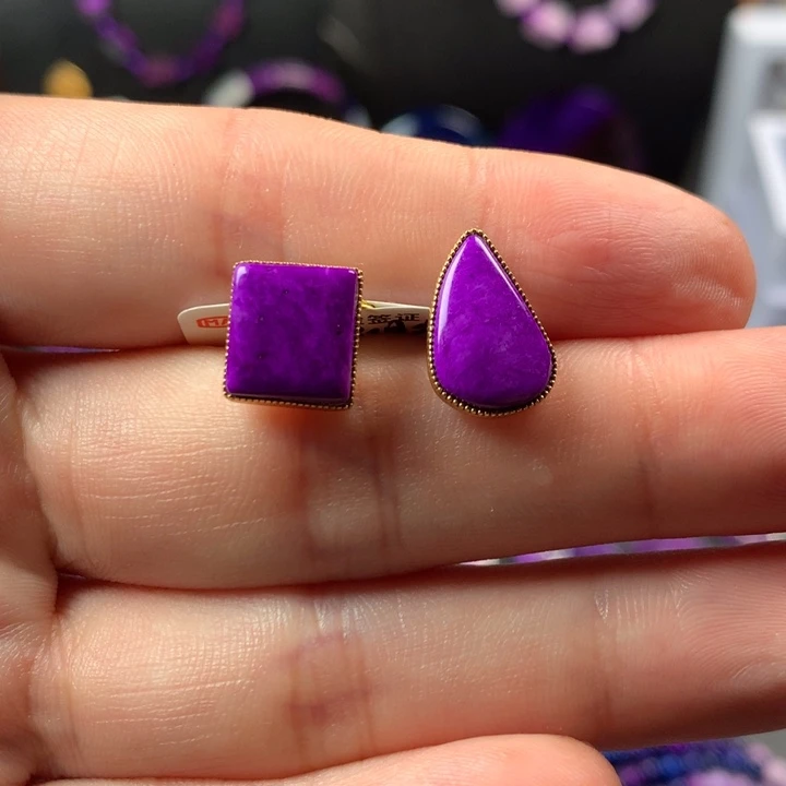 苏纪石（舒俱来）18K金镶嵌耳钉