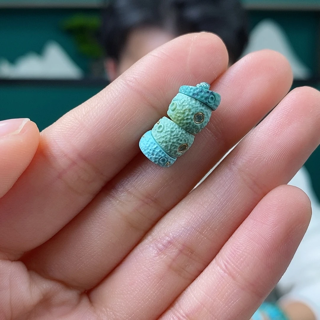 绿松石未镶嵌挂件