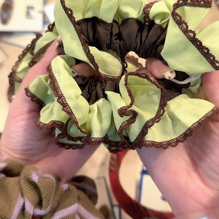 棕色绿边小肠圈新款