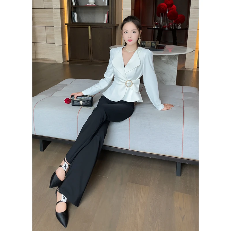 格润雅秋套装女2025新款时尚设计感收腰上衣高腰显瘦微喇裤两件套