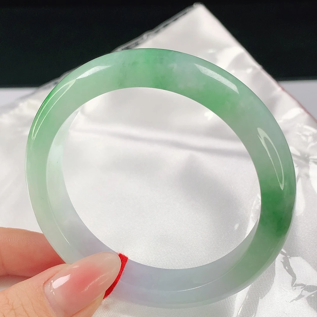 未镶嵌手镯翡翠684