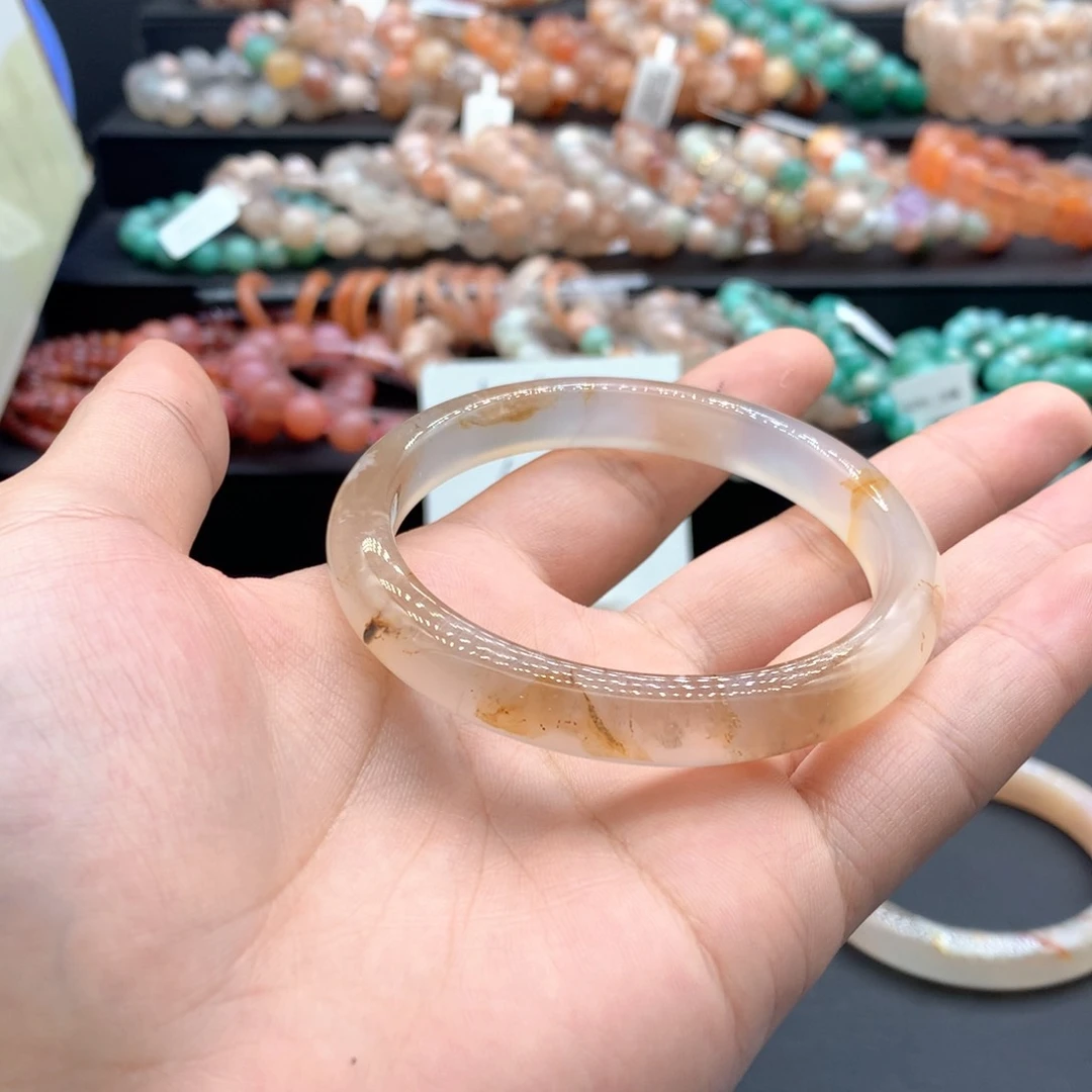 【闪购商品】手镯玛瑙/玉髓未镶嵌是****?