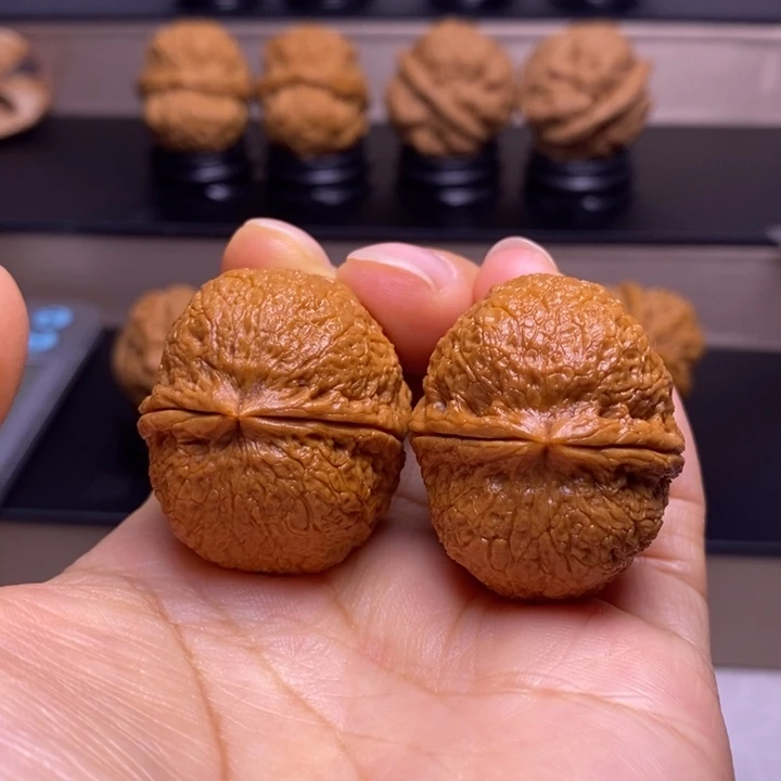 把件文玩核桃铁绣球13