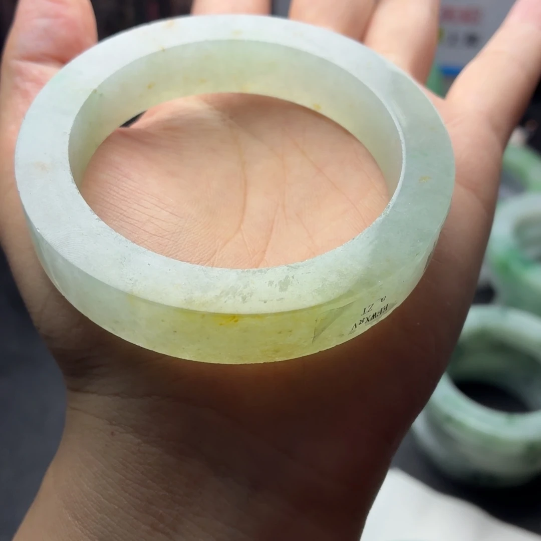 女****定制翡翠未镶嵌缅A翡翠多样性发一