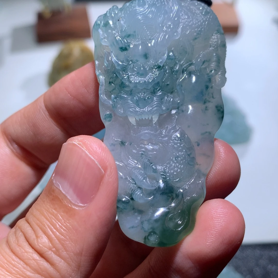 霸***哥定制翡翠未镶嵌挂件
