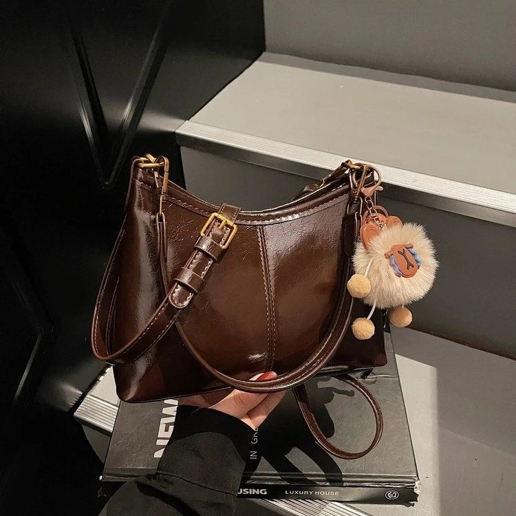 夏季包包潮流高级感百搭斜挎包轻奢腋下包女包2025新款时尚小方包