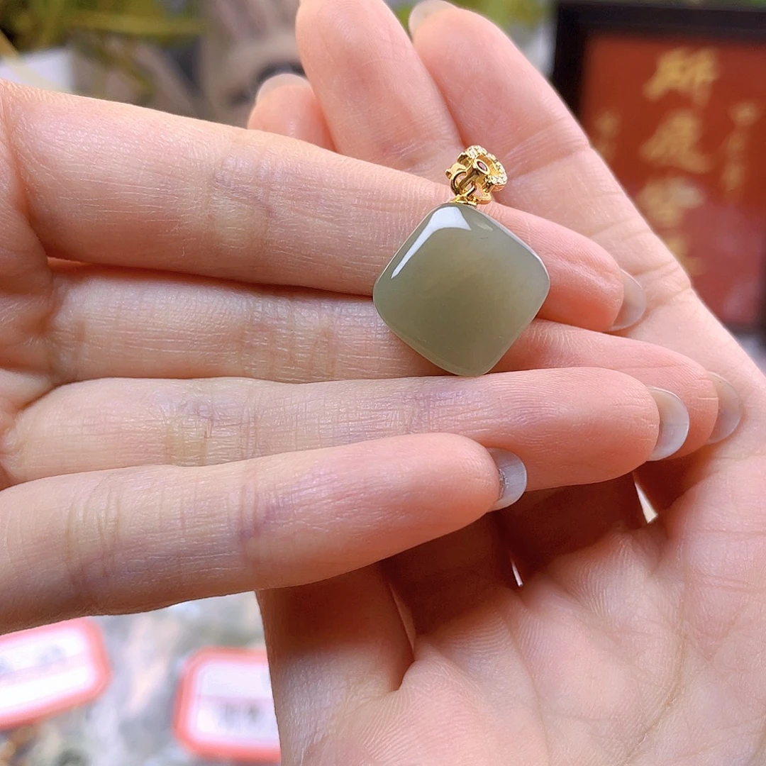 阳***阳吊坠(赠链)银S925镀金镶嵌和田玉