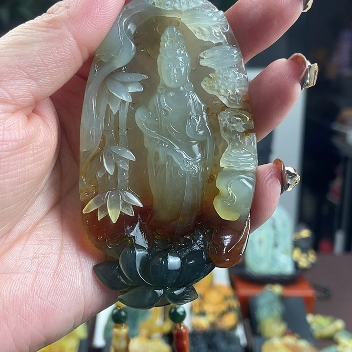 蛇纹石玉未镶嵌颈饰