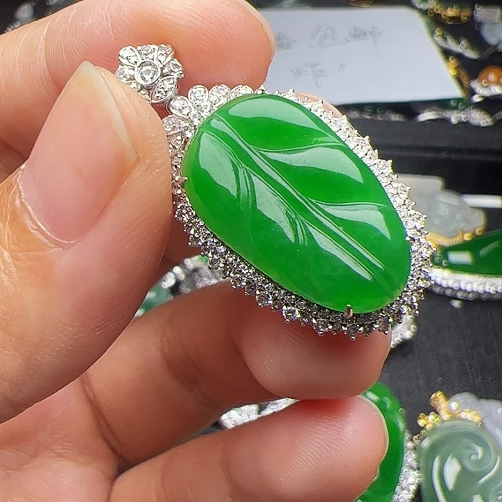 翡翠18K金镶嵌吊坠(不含链)