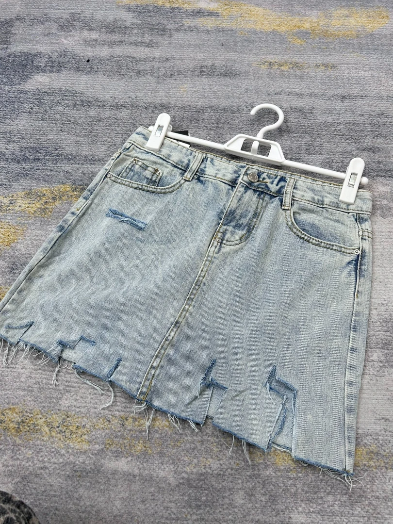 磨破做旧夏季牛仔短裙