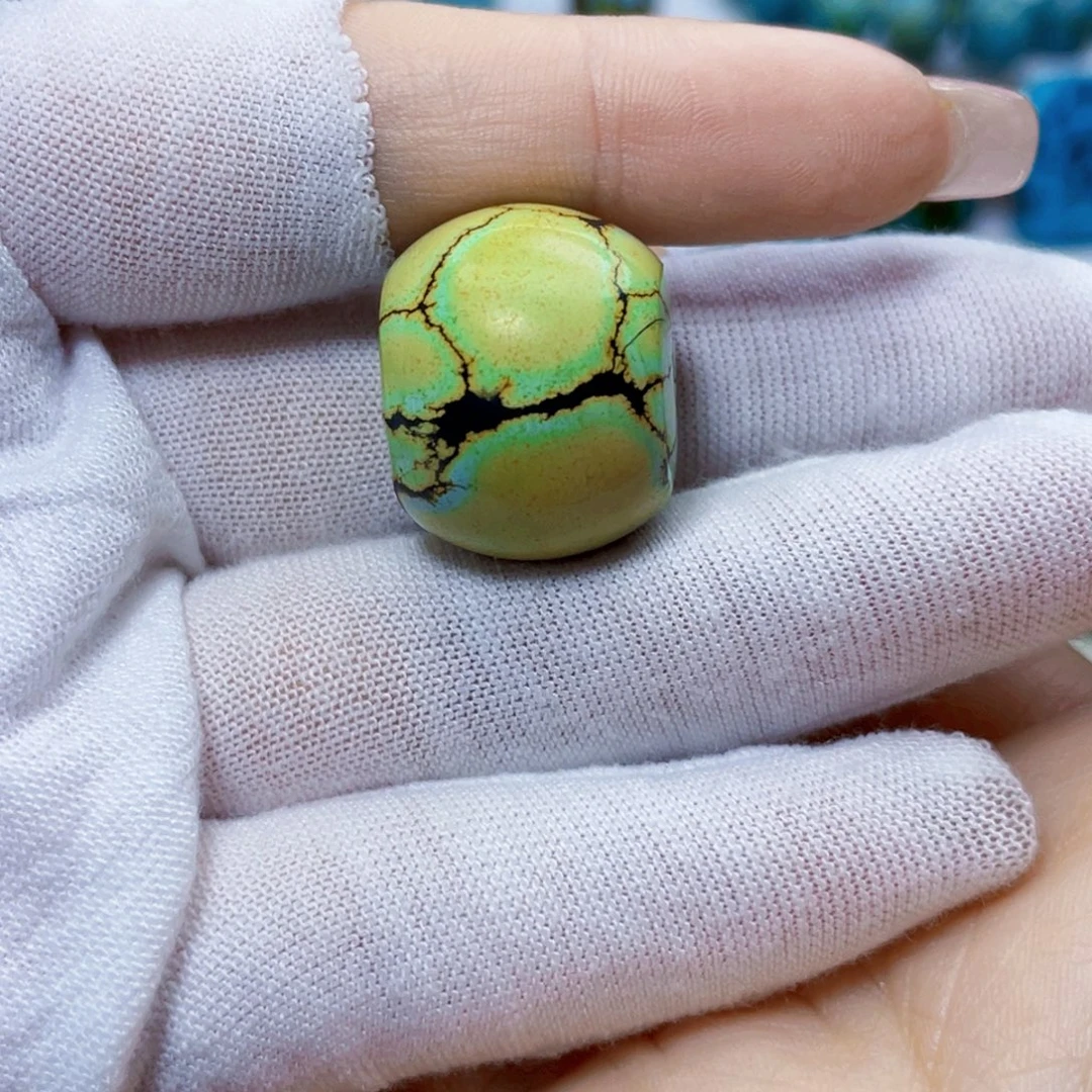 绿松石未镶嵌饰品