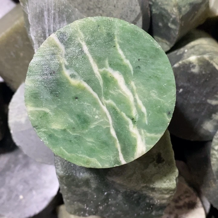 未镶嵌和田玉（糖玉）挂件